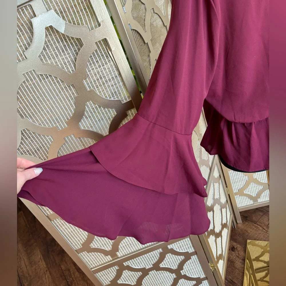 NWOT | Vince Camuto Blouse Bell Sleeves | Large | Burgundy - Picture 2 of 7